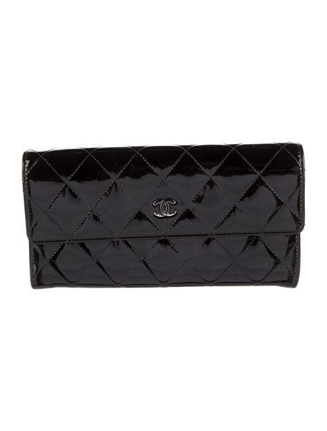 Chanel Interlocking CC Logo Continental Wallet 